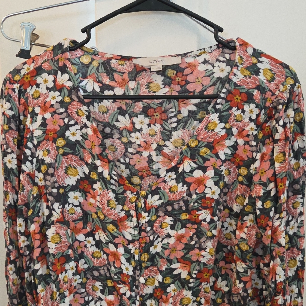 LOFT Multicolor Floral V-Neck Blouse